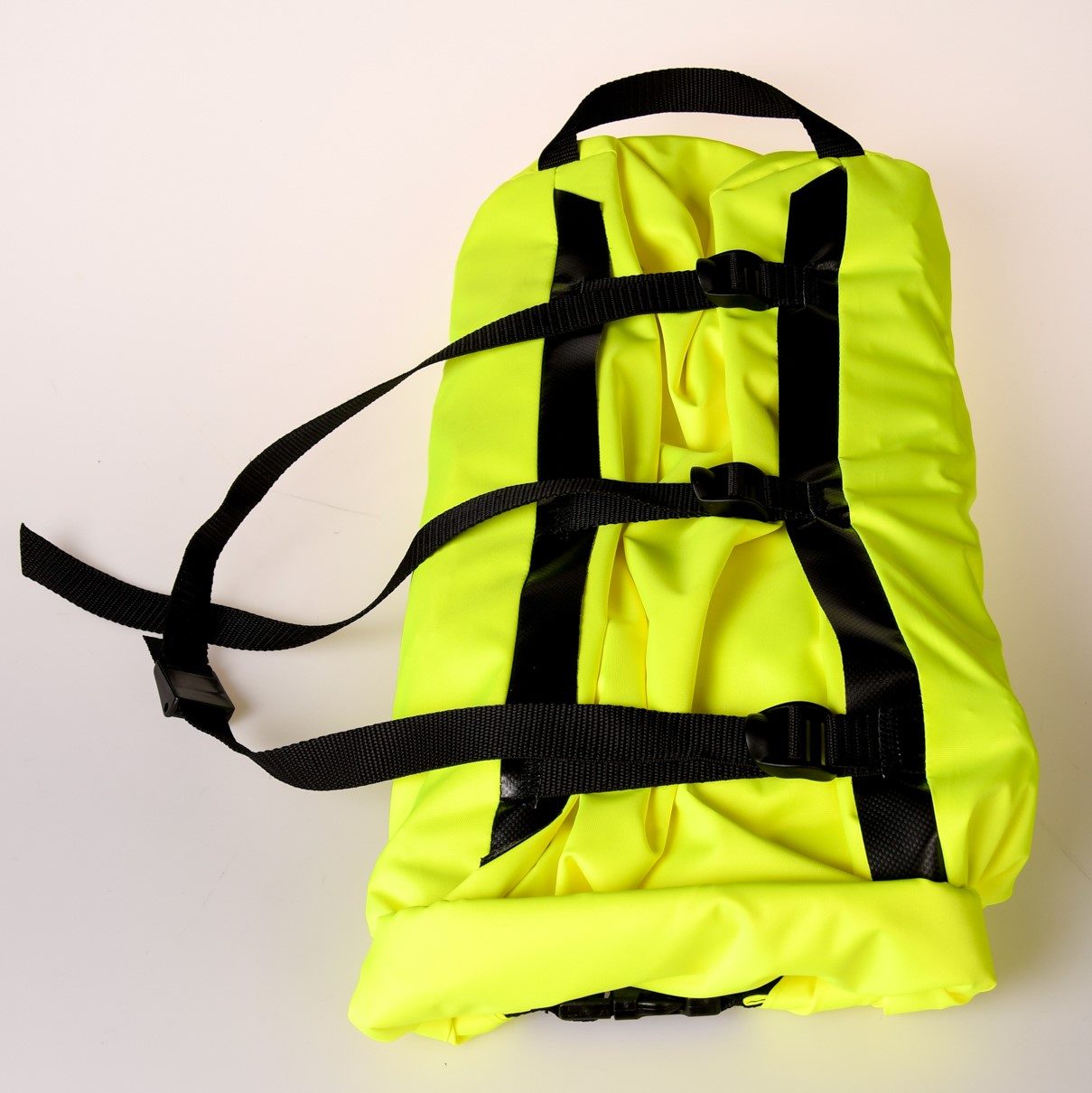 Thermosaver packed with compression straps and handles